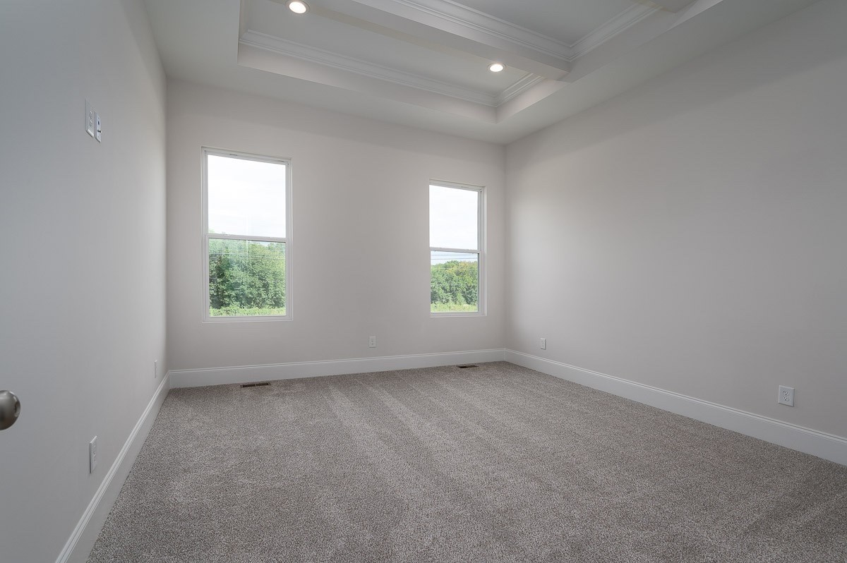 958 Hunters Lane Springfield, TN 37172 - Photo 11 of 11 an empty room with windows