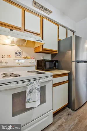 $215,000 | 6803 White Water Way, Unit 101, Glen Burnie, MD 21060