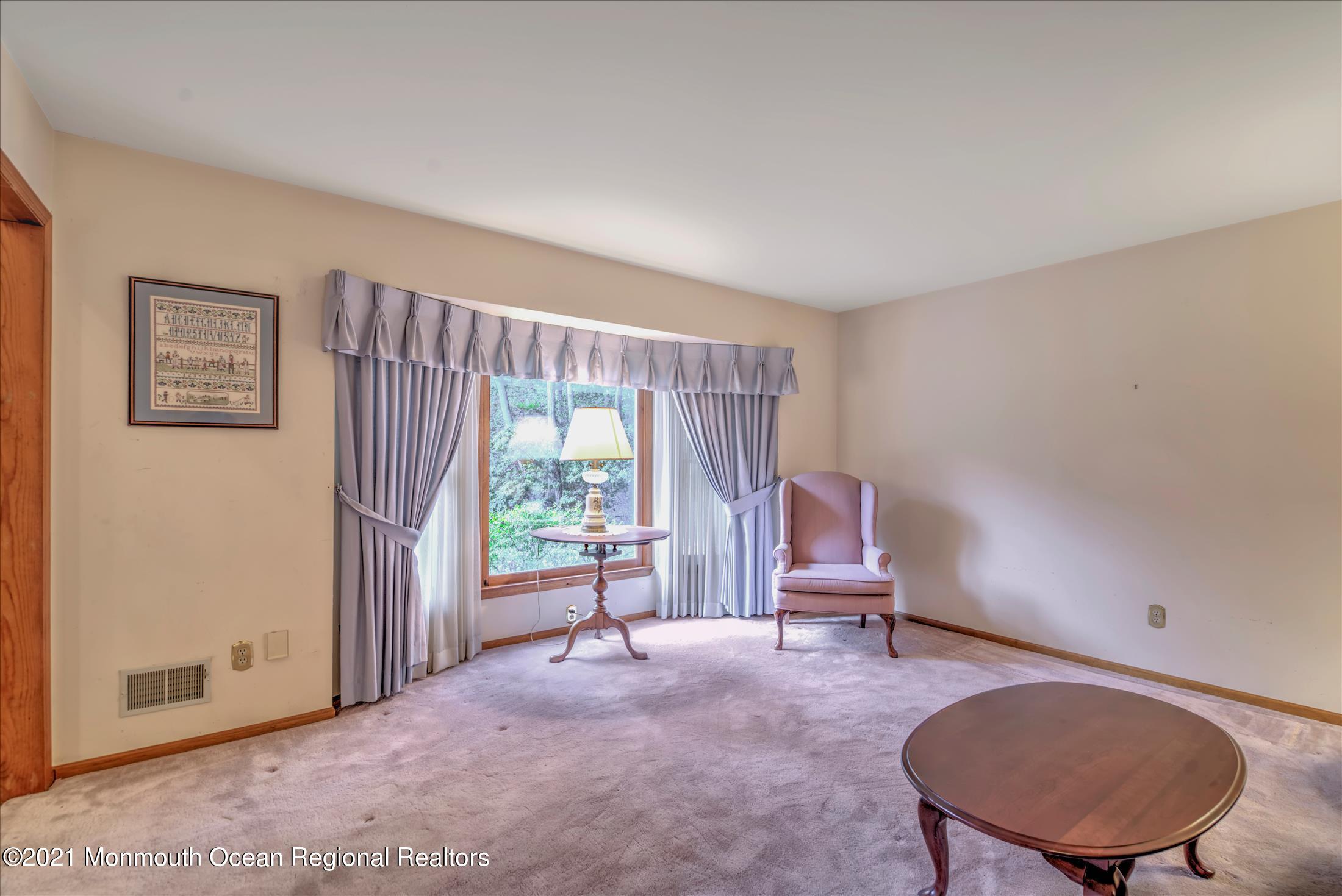 196 Tyrpak Road Howell, NJ 07731 - Photo 3 of 26 LIVING ROOM (2)