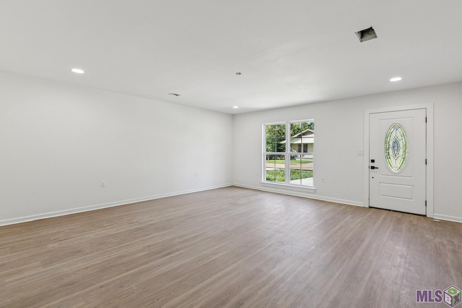 9986 Avenue C Baton Rouge La Baton Rouge, LA 70807 - Photo 4 of 16