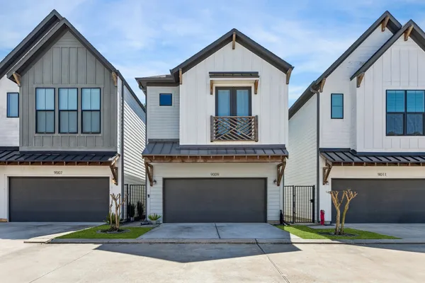 $2,800 | 9009 Wellspring Drive, Houston, TX 77080