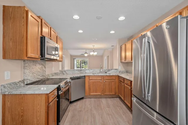 $2,075 | 7348 Suncatcher Drive, Hanahan, SC 29410