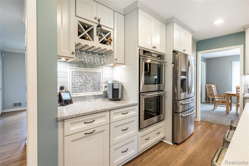 1202 Lakeview Drive Rochester Hills, MI 48306 - Photo 18 of 34