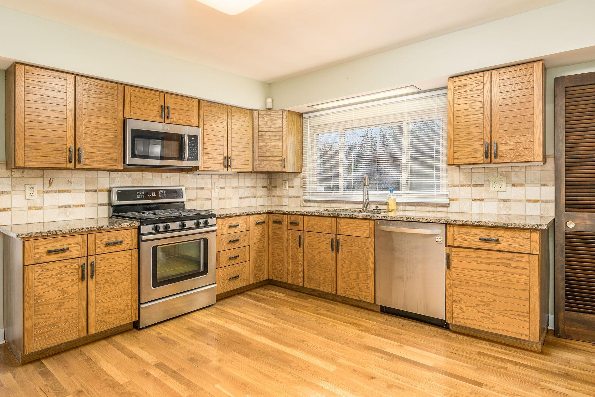 71 North Merkle Road Columbus, OH 43209 - Photo 16 of 66 Kitchen