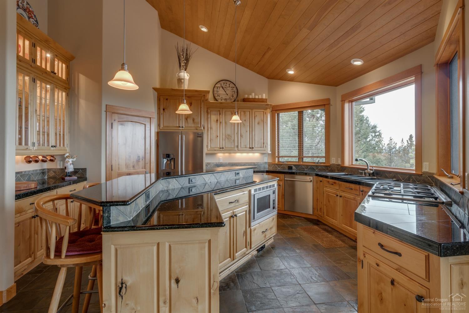 3607 Northwest Falcon Ridge Bend, OR 97703 - Photo 7 of 24 Additional Photo