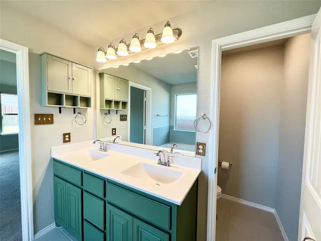 $1,995 | 928 Madeline Lane, Cleburne, TX 76033