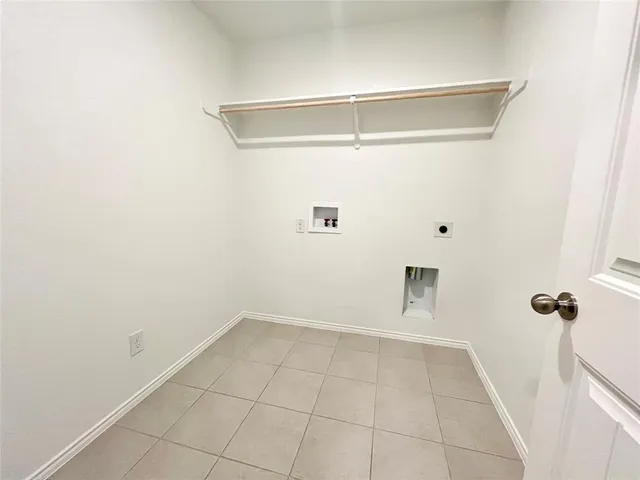 $1,995 | 928 Madeline Lane, Cleburne, TX 76033