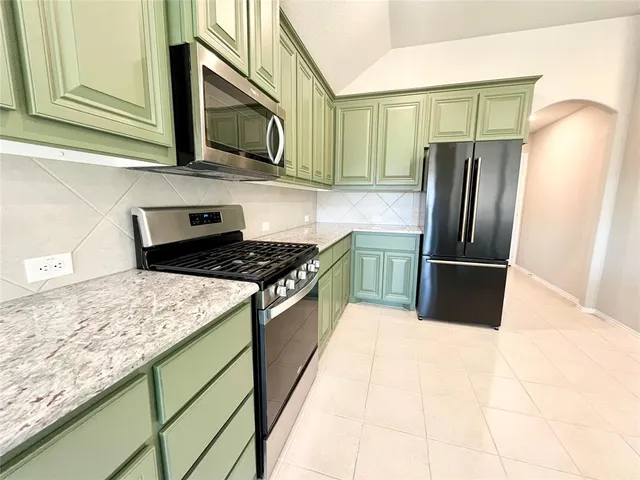 $1,995 | 928 Madeline Lane, Cleburne, TX 76033