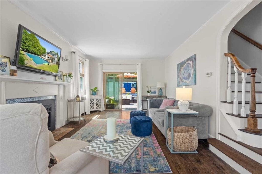 4 Van Street Worcester, MA 01602 - Photo 4 of 40