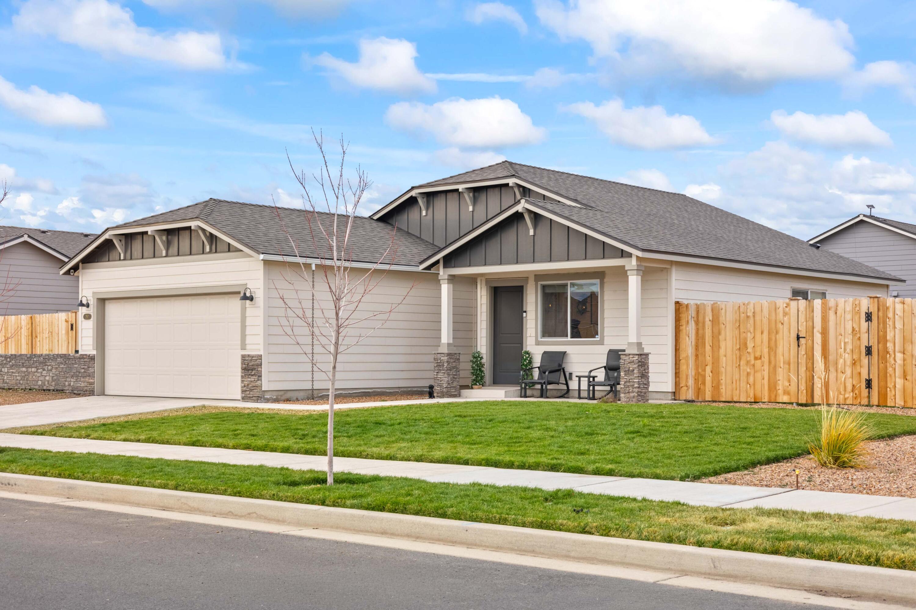 262 Northwest Par Avenue Madras, OR 97741 - Photo 2 of 25 33