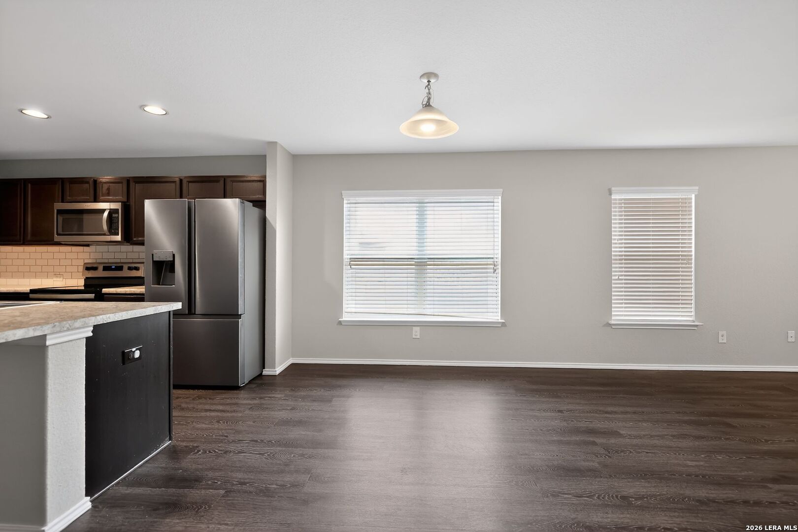 2427 Camberly View Converse, TX 78109 - Photo 12 of 32