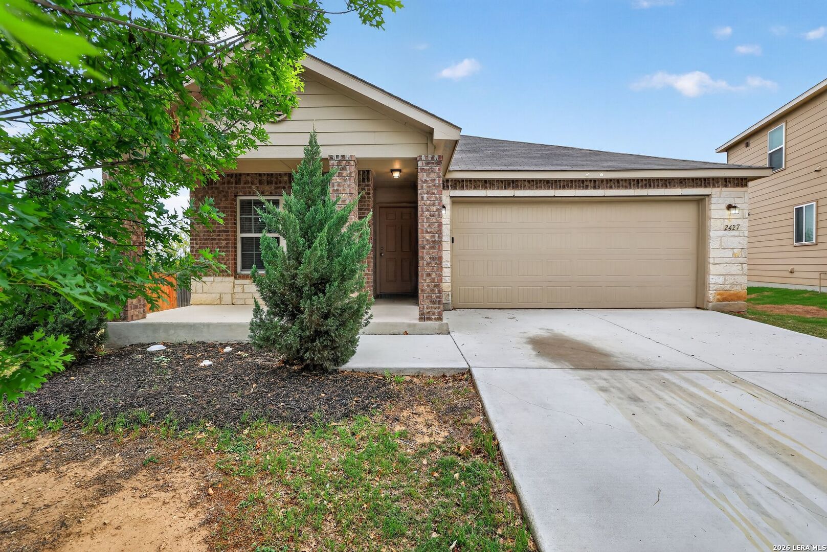 2427 Camberly View Converse, TX 78109 - Photo 2 of 32
