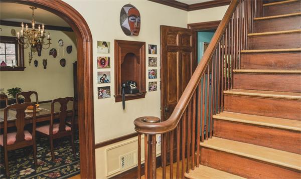 33 Clearwater Road Brookline, MA 02467 - Photo 3 of 16 Gallery Image 3