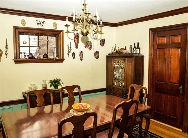 33 Clearwater Road Brookline, MA 02467 - Photo 5 of 16 Gallery Image 5