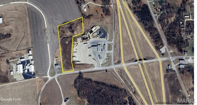 $180,000 | 121 West Outer Road, Eolia, MO 63344