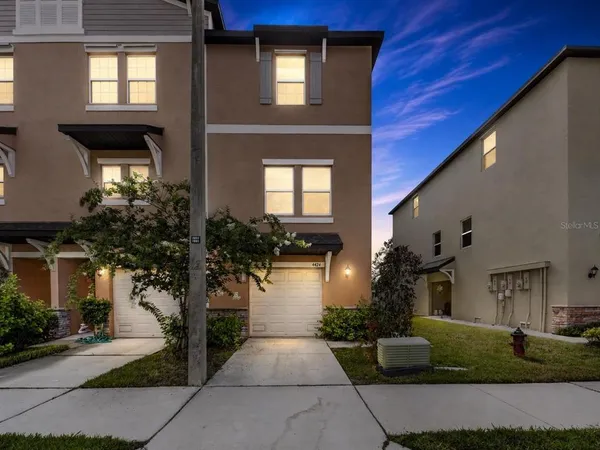 $2,800 | 4424 Tuscan Loon Drive, Tampa, FL 33619