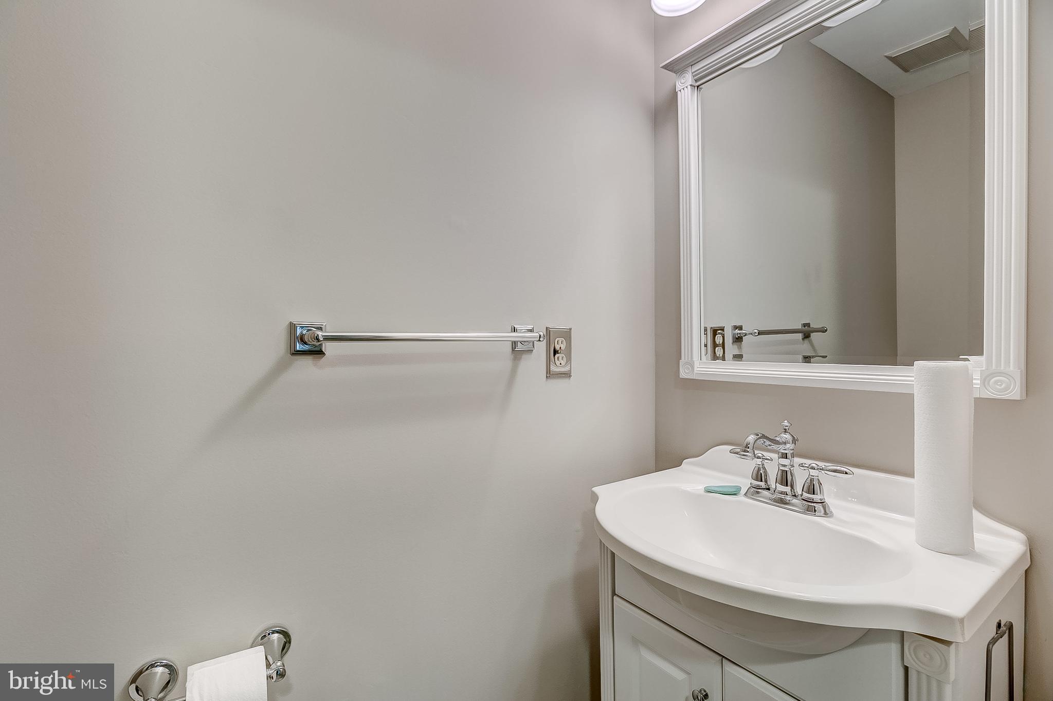 409 Rock Lodge Road Gaithersburg, MD 20877 - Photo 18 of 45 Powder room