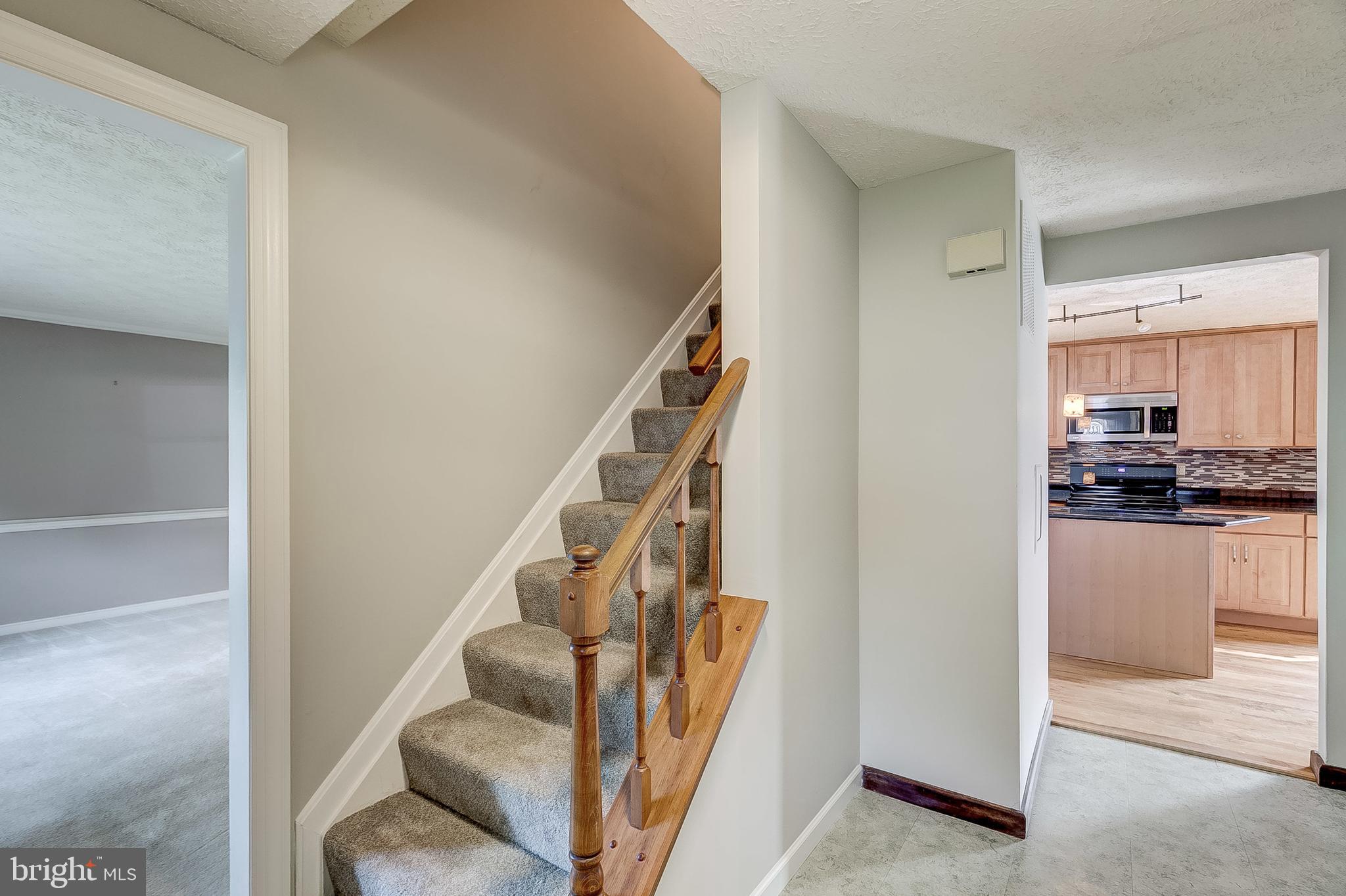 409 Rock Lodge Road Gaithersburg, MD 20877 - Photo 3 of 45 Foyer