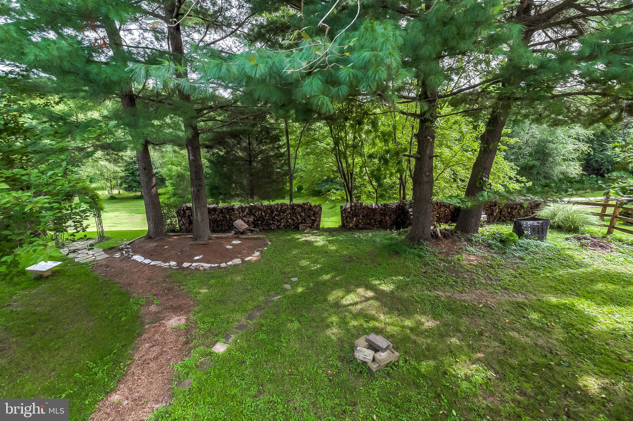 409 Rock Lodge Road Gaithersburg, MD 20877 - Photo 38 of 45 Yard