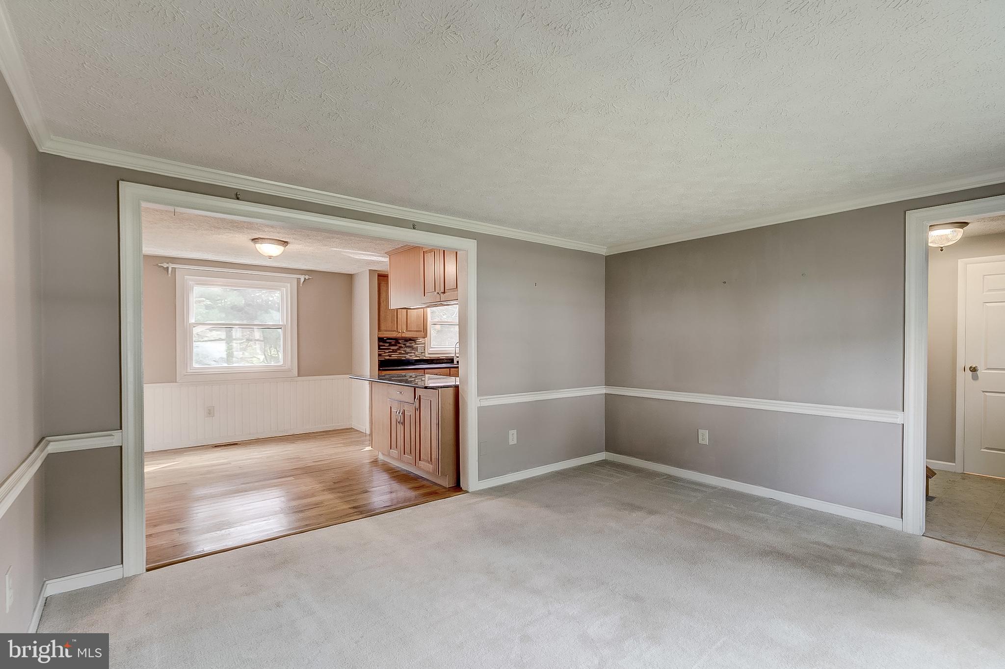 409 Rock Lodge Road Gaithersburg, MD 20877 - Photo 6 of 45 Living room