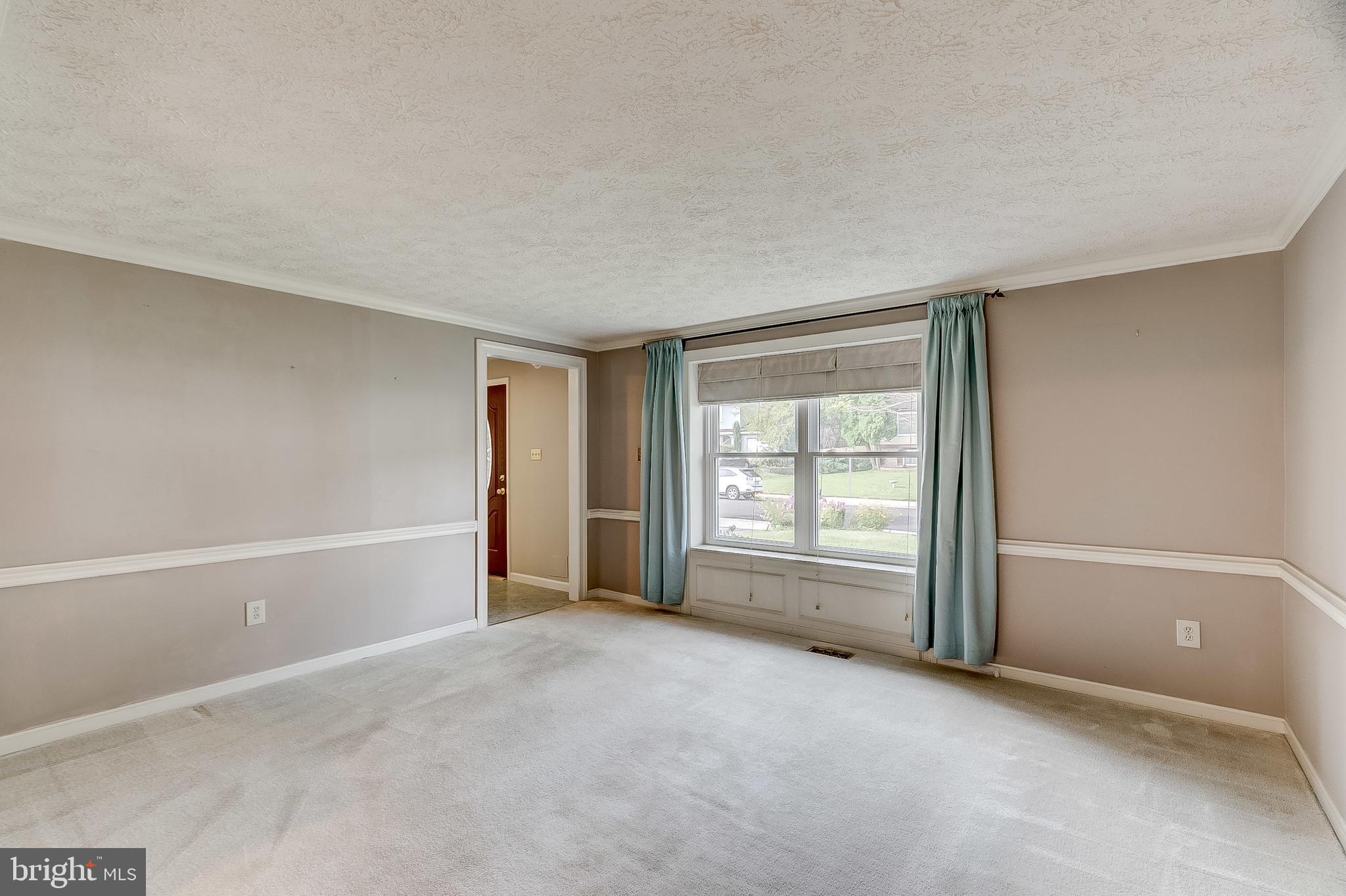 409 Rock Lodge Road Gaithersburg, MD 20877 - Photo 7 of 45 Living room
