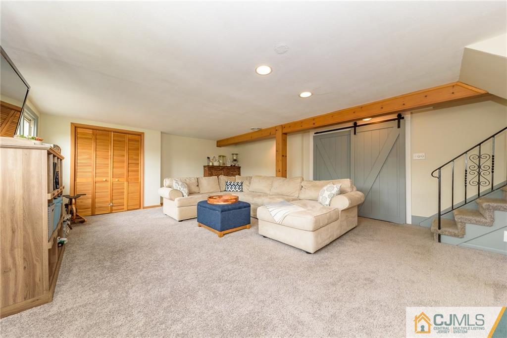 23 Winding Way Hamilton, NJ 08620 - Photo 11 of 25 Gallery Image 11