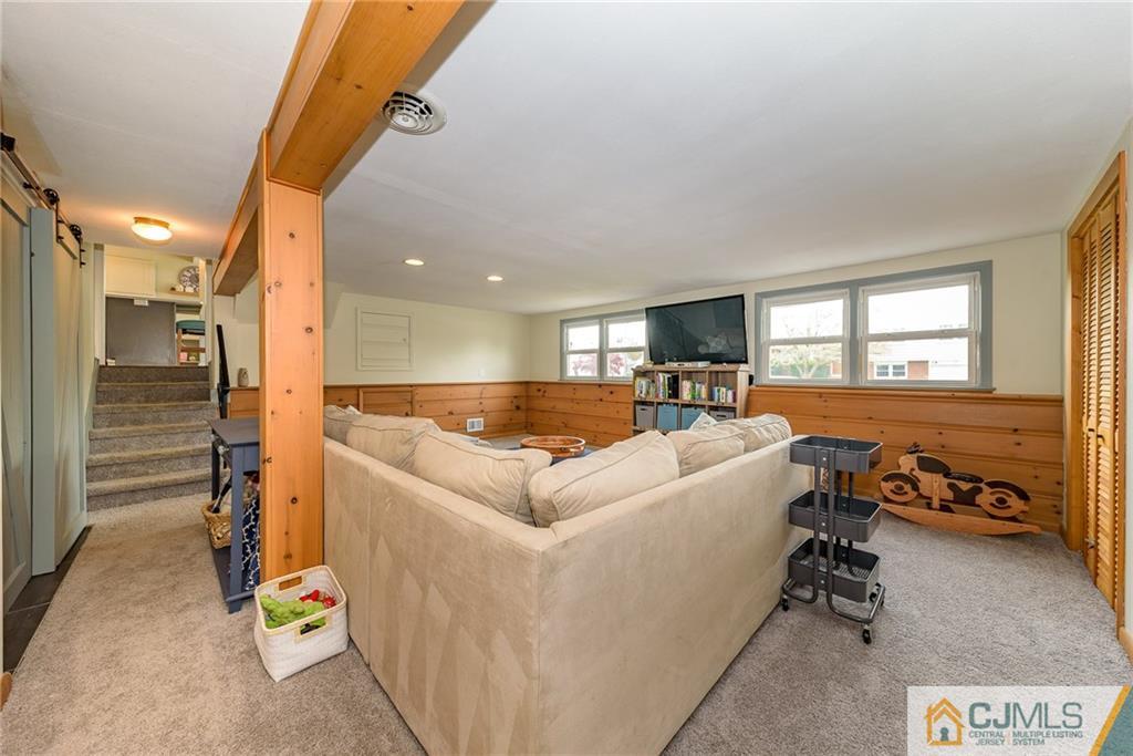 23 Winding Way Hamilton, NJ 08620 - Photo 12 of 25 Gallery Image 12