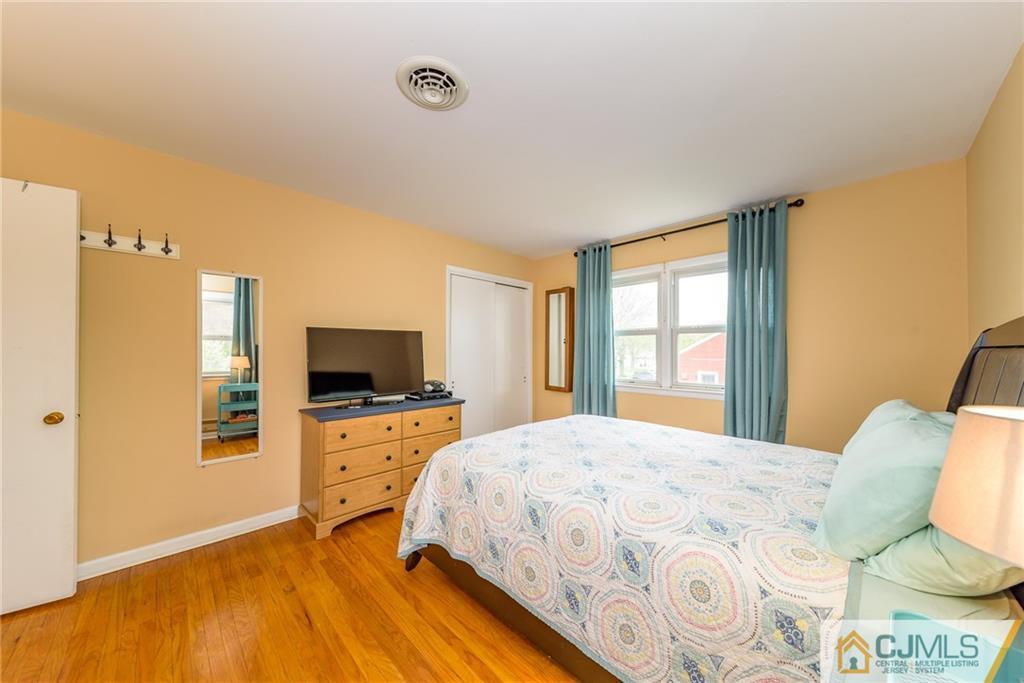 23 Winding Way Hamilton, NJ 08620 - Photo 17 of 25 Gallery Image 17