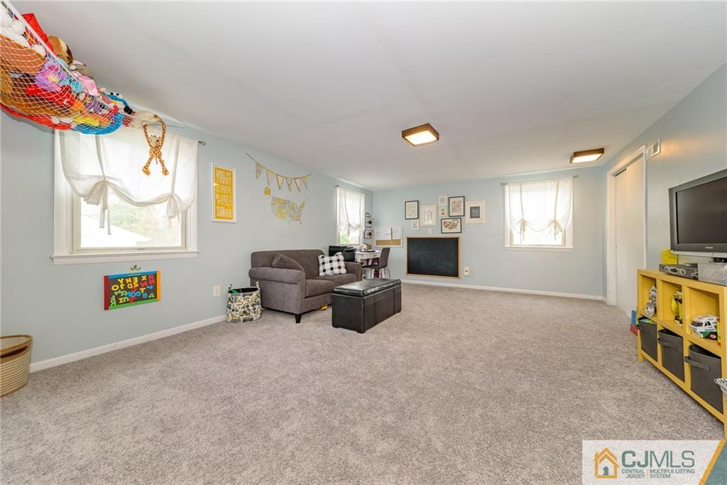 23 Winding Way Hamilton, NJ 08620 - Photo 20 of 25 Gallery Image 20