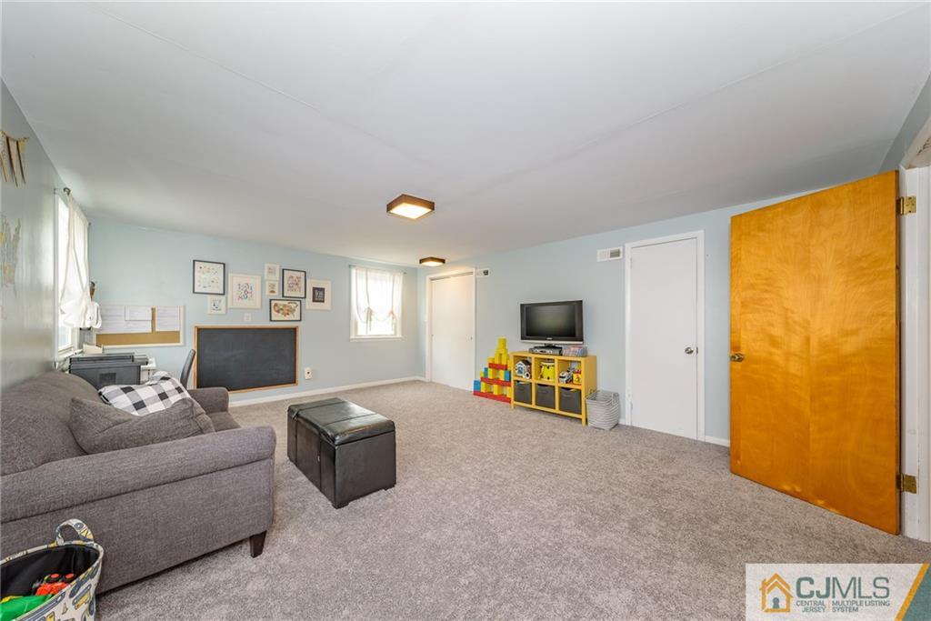 23 Winding Way Hamilton, NJ 08620 - Photo 21 of 25 Gallery Image 21