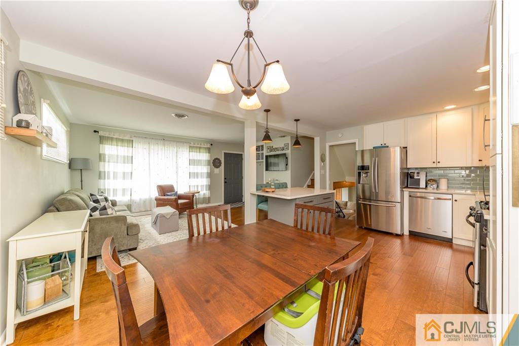 23 Winding Way Hamilton, NJ 08620 - Photo 5 of 25 Gallery Image 5