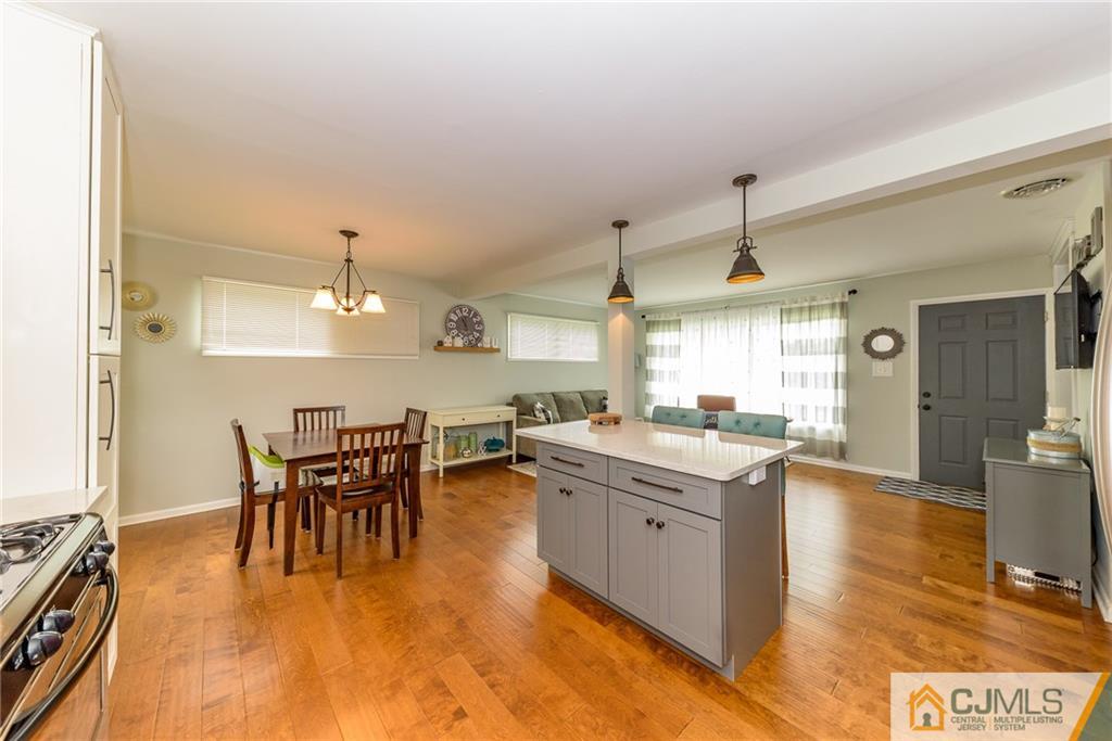 23 Winding Way Hamilton, NJ 08620 - Photo 8 of 25 Gallery Image 8