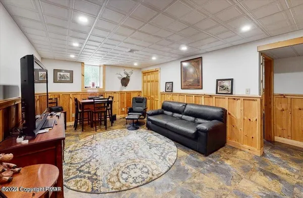 $4,000 | 899 Lower Swiftwater Road, Cresco, PA 18326