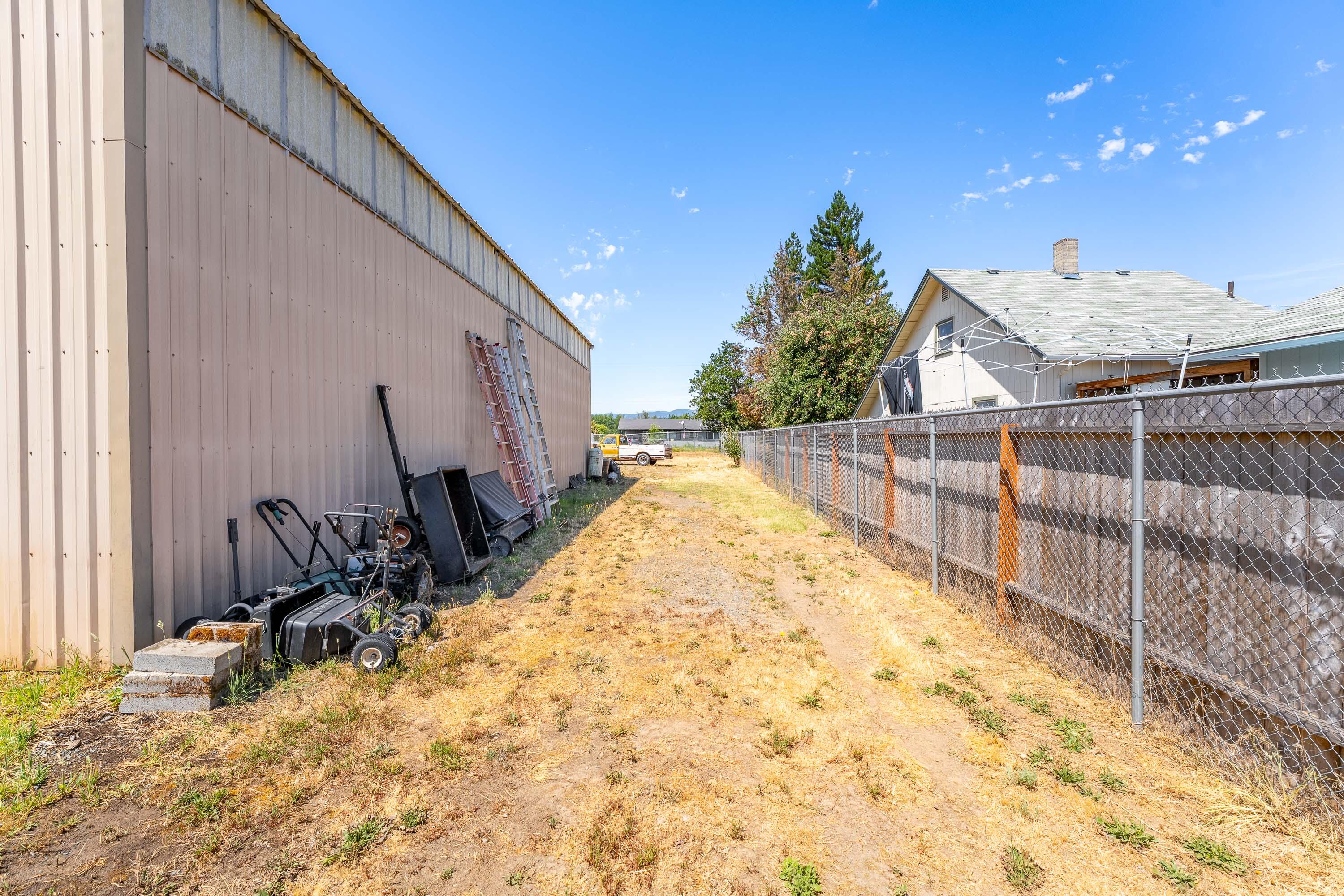 1533 Boundary Road Grants Pass, OR 97527 - Photo 24 of 26 EXT (10 of 12)