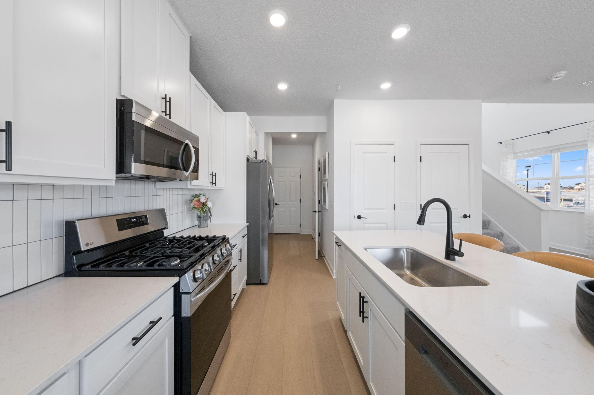 997 Annagaire Curve Rosemount, MN 55068 - Photo 6 of 22