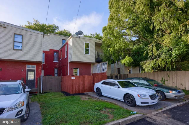 $1,795 | 327 East Locust Street, York, PA 17403