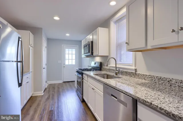 $1,795 | 327 East Locust Street, York, PA 17403