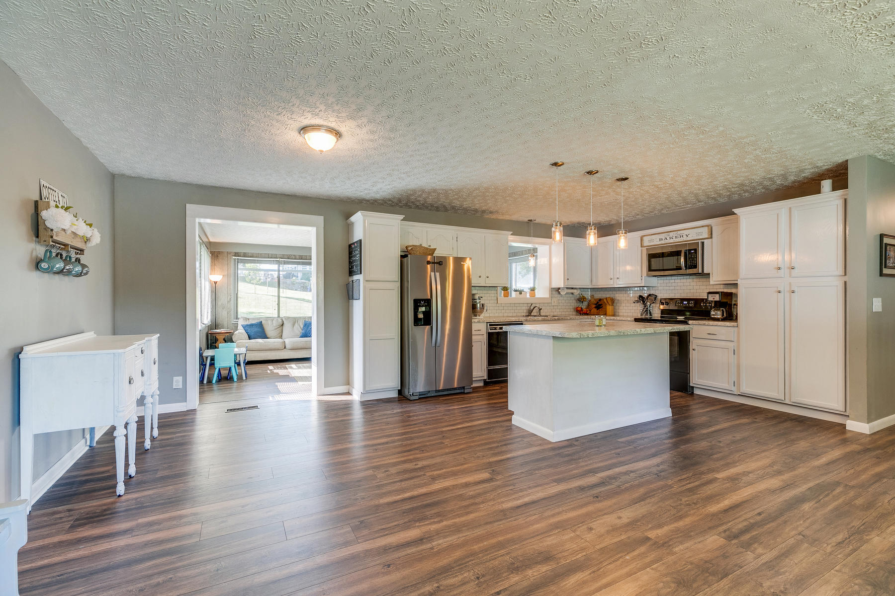 416 Montezuma Road Kingsport, TN 37664 - Photo 11 of 39 011