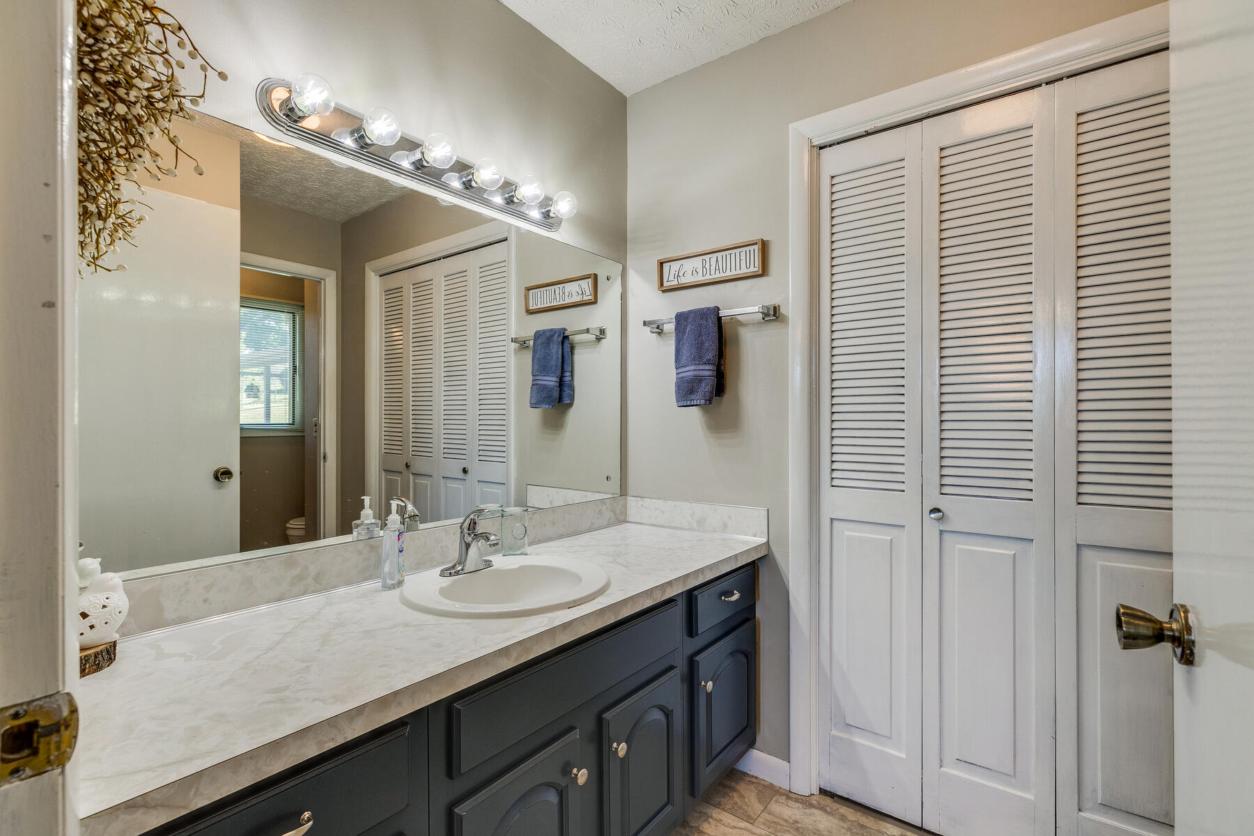 416 Montezuma Road Kingsport, TN 37664 - Photo 20 of 39 021