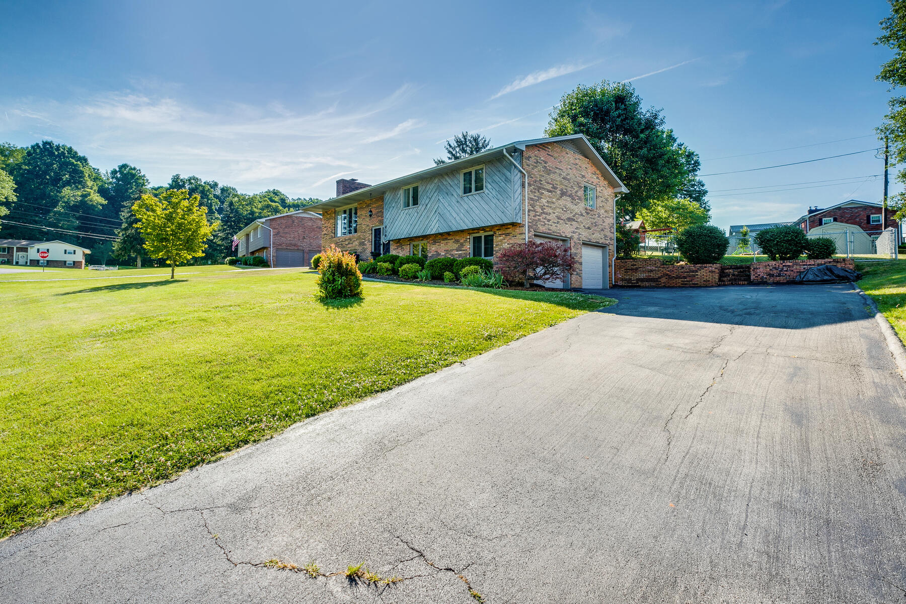416 Montezuma Road Kingsport, TN 37664 - Photo 2 of 39 003