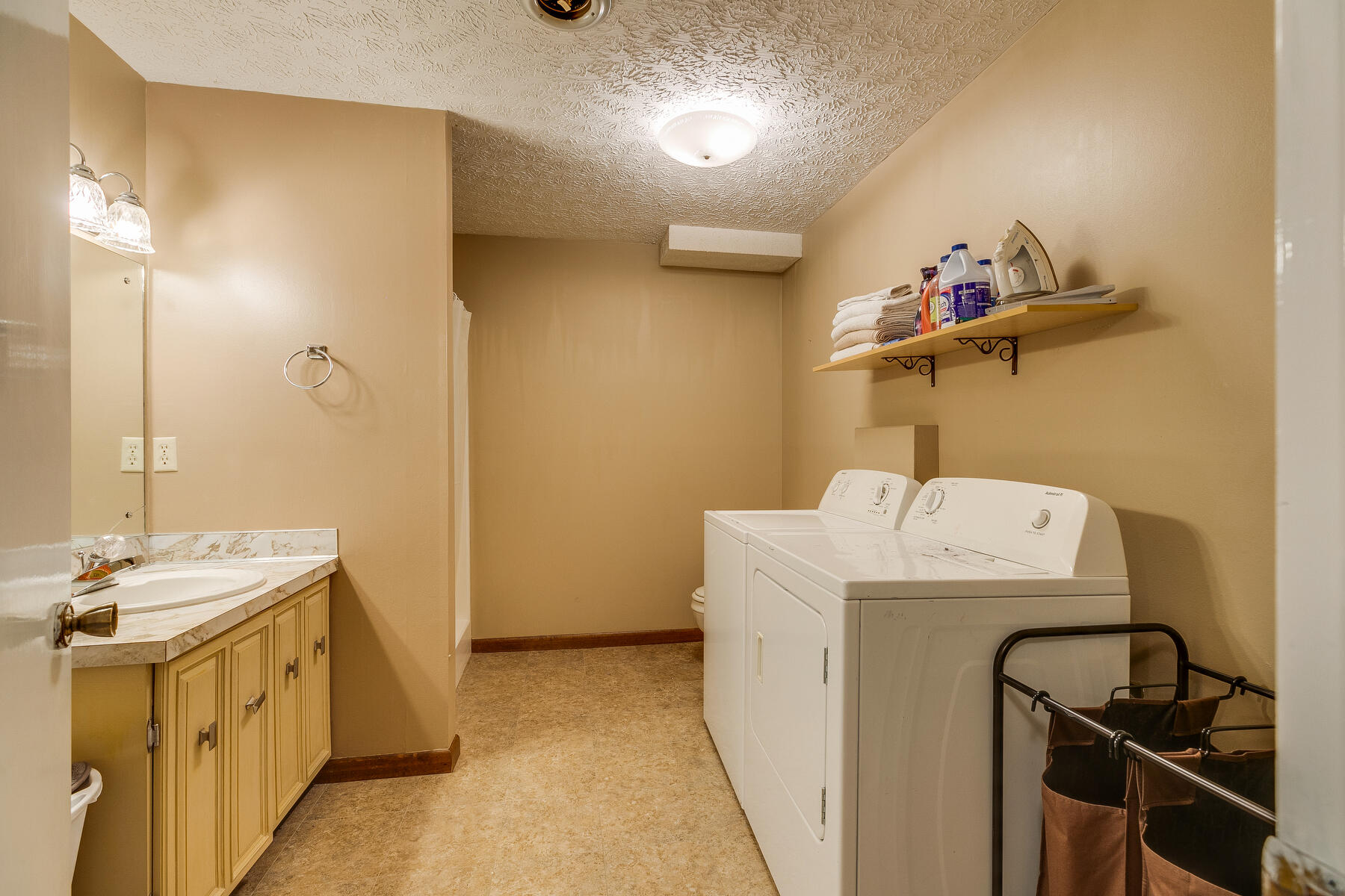 416 Montezuma Road Kingsport, TN 37664 - Photo 33 of 39 036