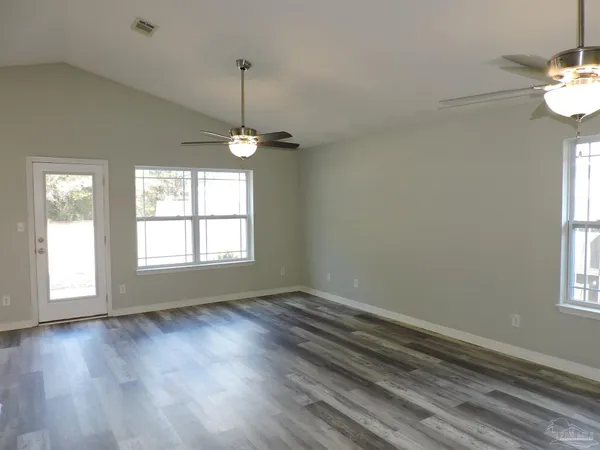 $1,750 | 3971 Sunny Manor Circle, Milton, FL 32583