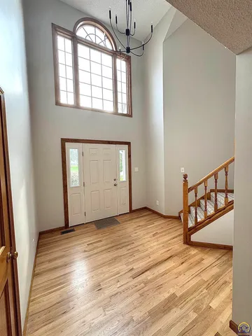 $375,000 | 4313 Southwest Stone Avenue, Topeka, KS 66610