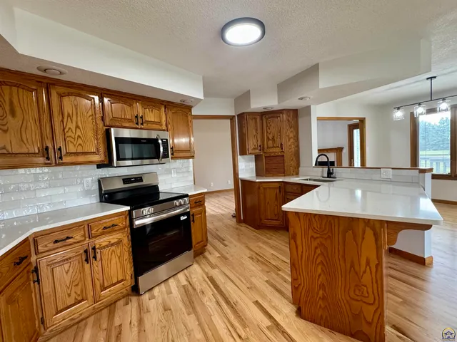 $375,000 | 4313 Southwest Stone Avenue, Topeka, KS 66610