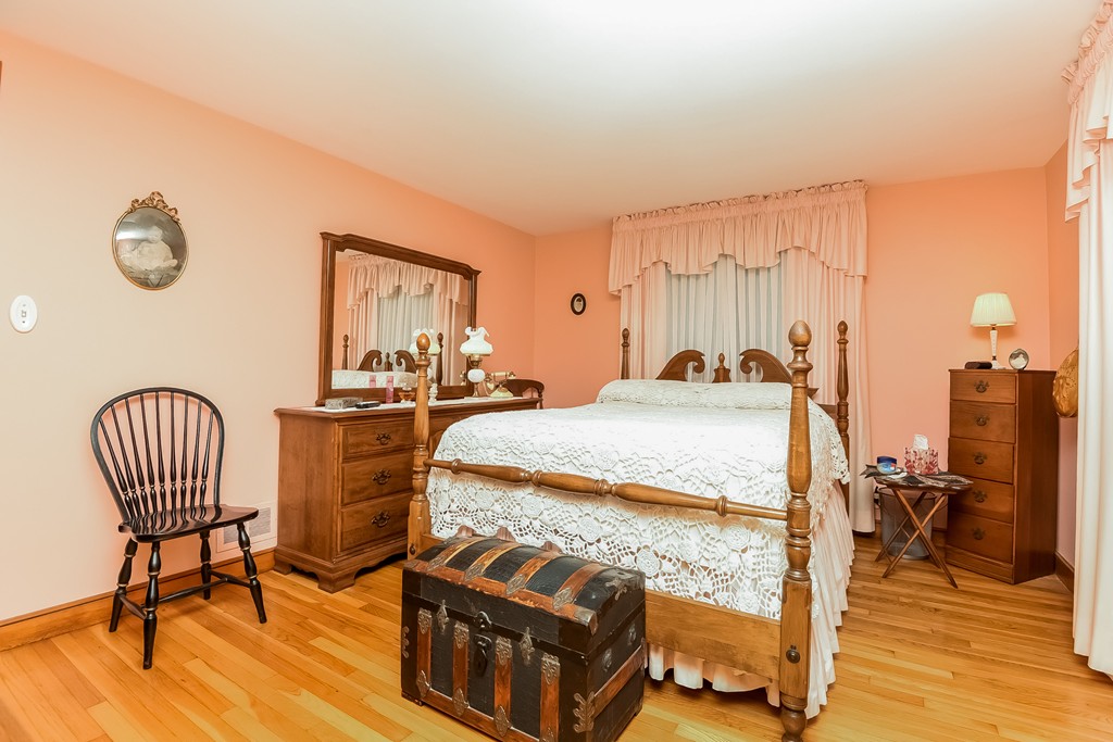 9 Carpenter Road Lynnfield, MA 01940 - Photo 17 of 30 Gallery Image 17
