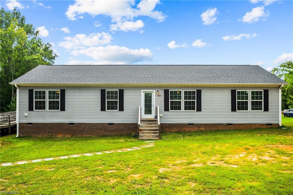 1792 Hill Road Lexington, NC 27292 - Photo 38 of 48 Closer look of the home.