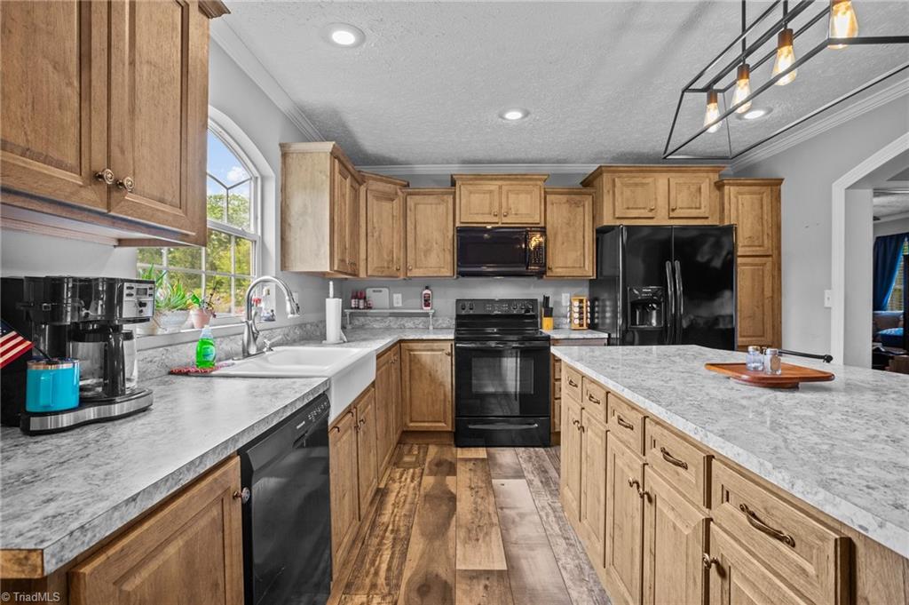 1792 Hill Road Lexington, NC 27292 - Photo 7 of 48 Another angle of the kitchen.
