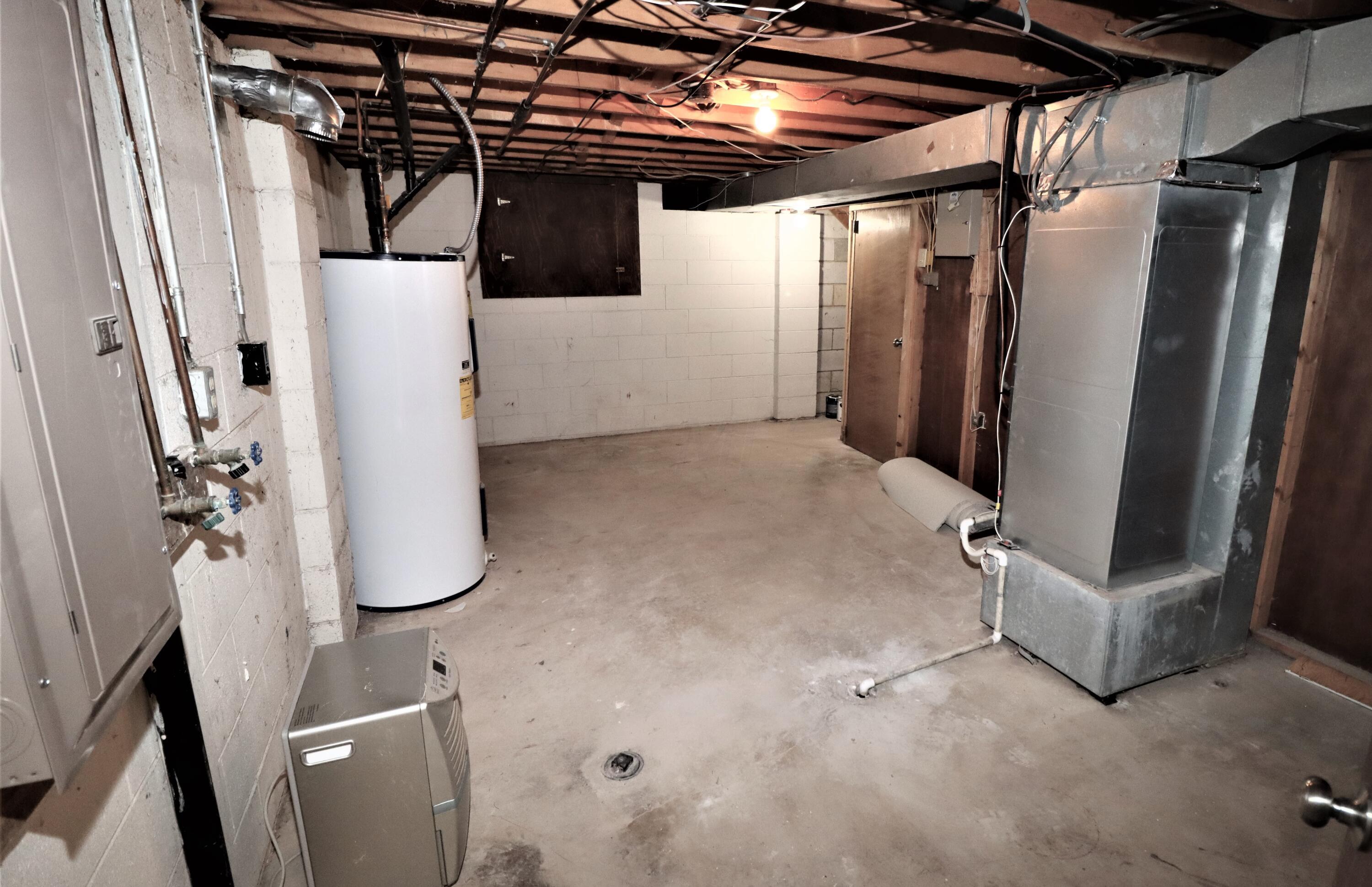 823 Ronson Avenue Gahanna, OH 43230 - Photo 32 of 37 Laundry and Mechanics