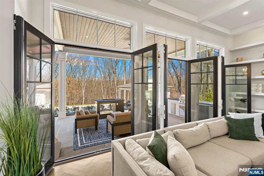 396 Knollwood Road Ridgewood, NJ 07450 - Photo 16 of 50