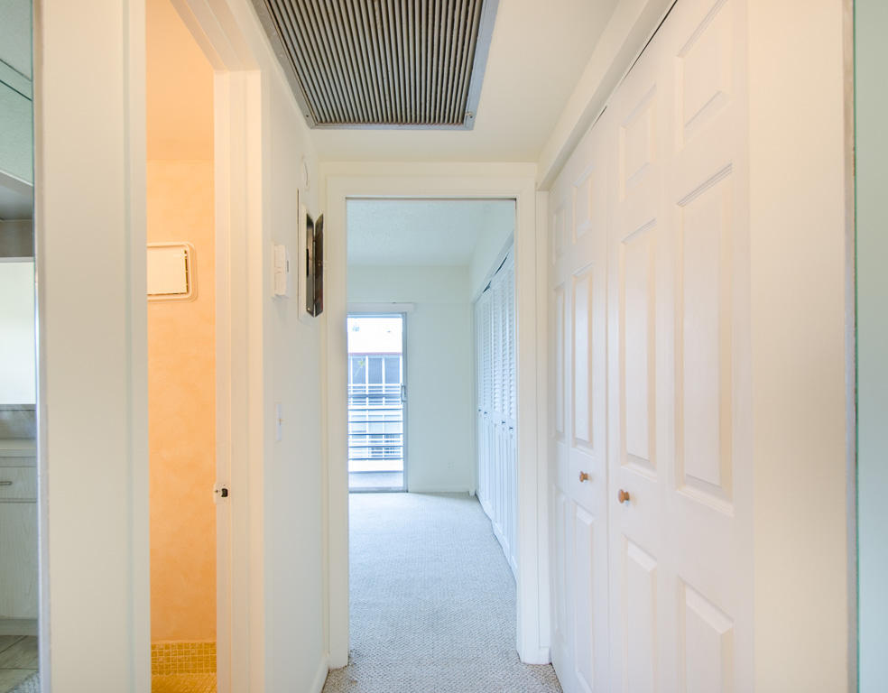 83 Fanshaw B Boca Raton, FL 33434 - Photo 24 of 36 Foyer